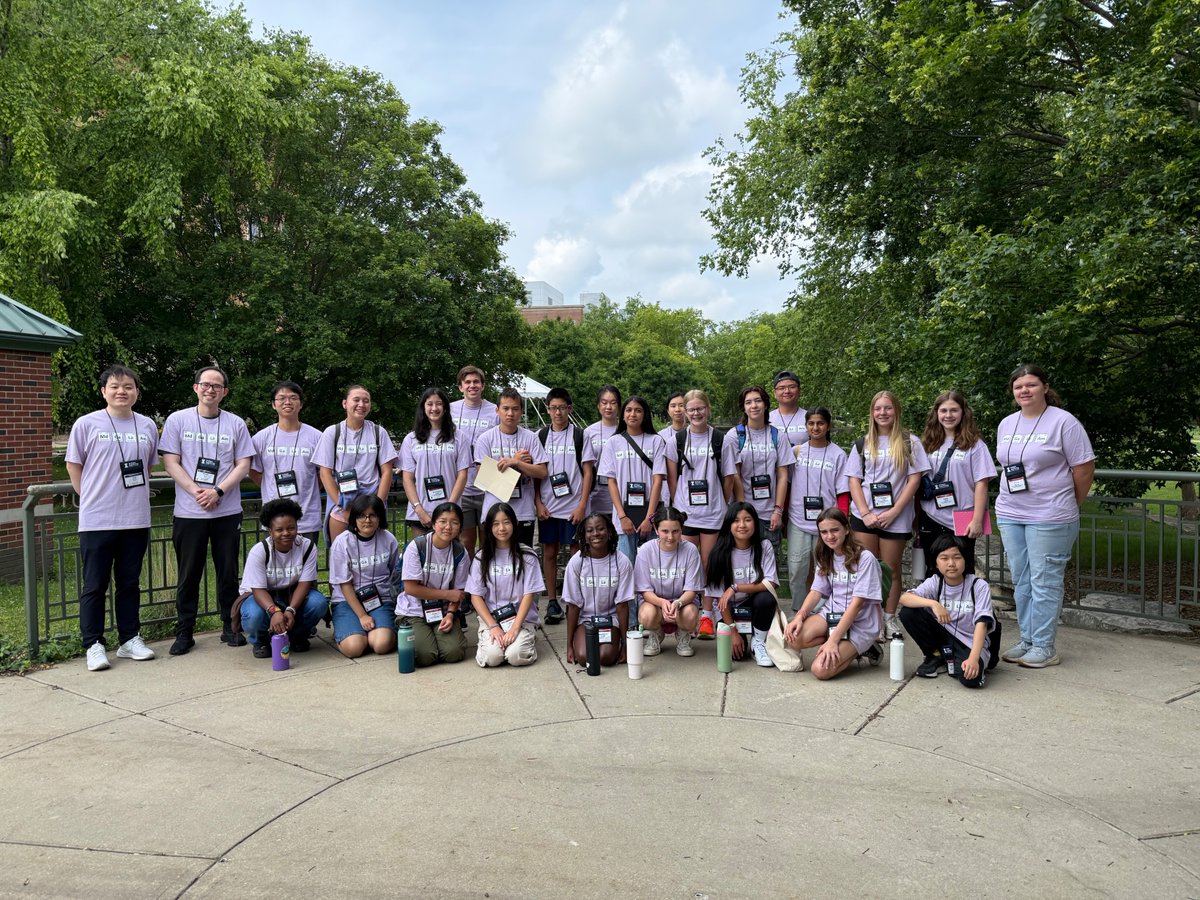illinoismatse's tweet image. Our 2025 Mid-GLAM Camp is underway! 😎
Middle school students attending this event on campus, which concludes June 20, will learn about the materials all around them in society, from the clothes we wear to the batteries that power our phones. Get ready for STEM learning and FUN!