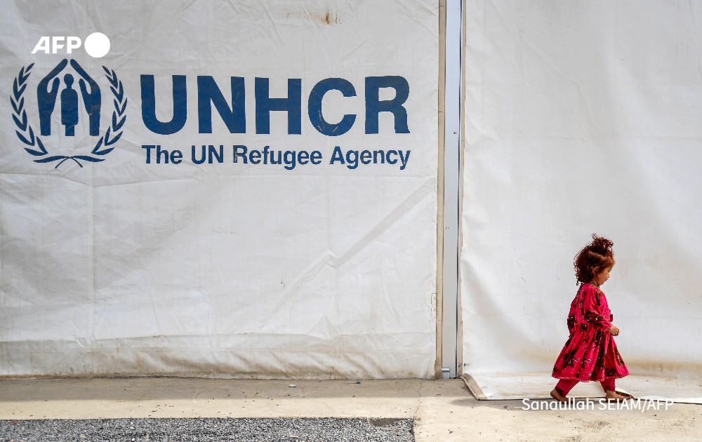 The UN refugee agency said Monday it will cut 3,500 staff jobs -- slashing nearly a third of its workforce costs -- due to a funding shortfall, and reduce the scale of its help worldwide. u.afp.com/SNnk