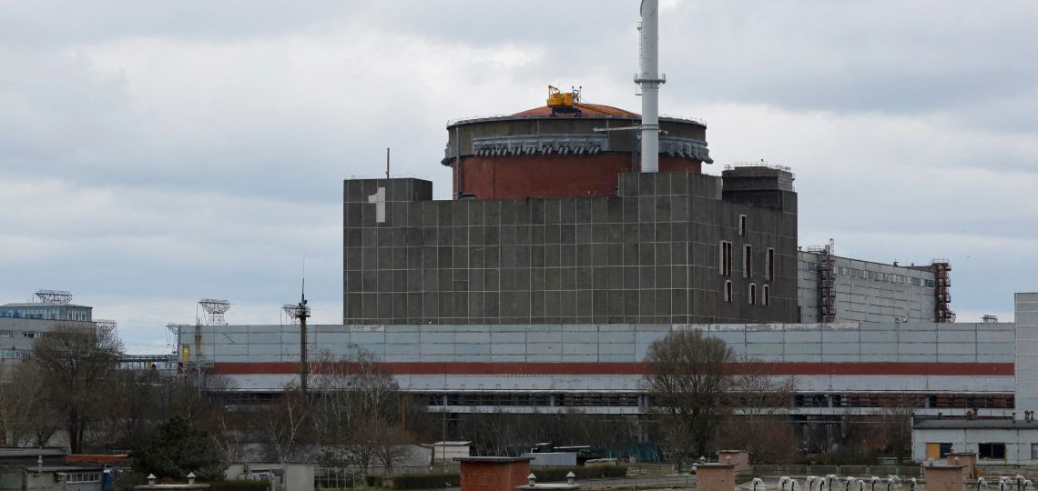 La sécurité nucléaire à Zaporizhzhya compromise par le conflit prolongé en Ukraine: La centrale nucléaire de Zaporizhzhya en Ukraine reste paralysée par le conflit armé, dépendant d'une seule ligne électrique fragile et de puits souterrains pour… dlvr.it/TLNhTG