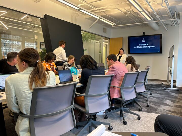 We had a great time co-hosting the Leadership Exchange with @Illiniois_Hotels at the <a href="/Hireology/">Hireology</a> HQ! 🙌

Hospitality leaders dove into AI in hiring, retention, and the hotel market.

Want to transform your hiring? Grab our latest guide: hubs.ly/Q03sg12k0