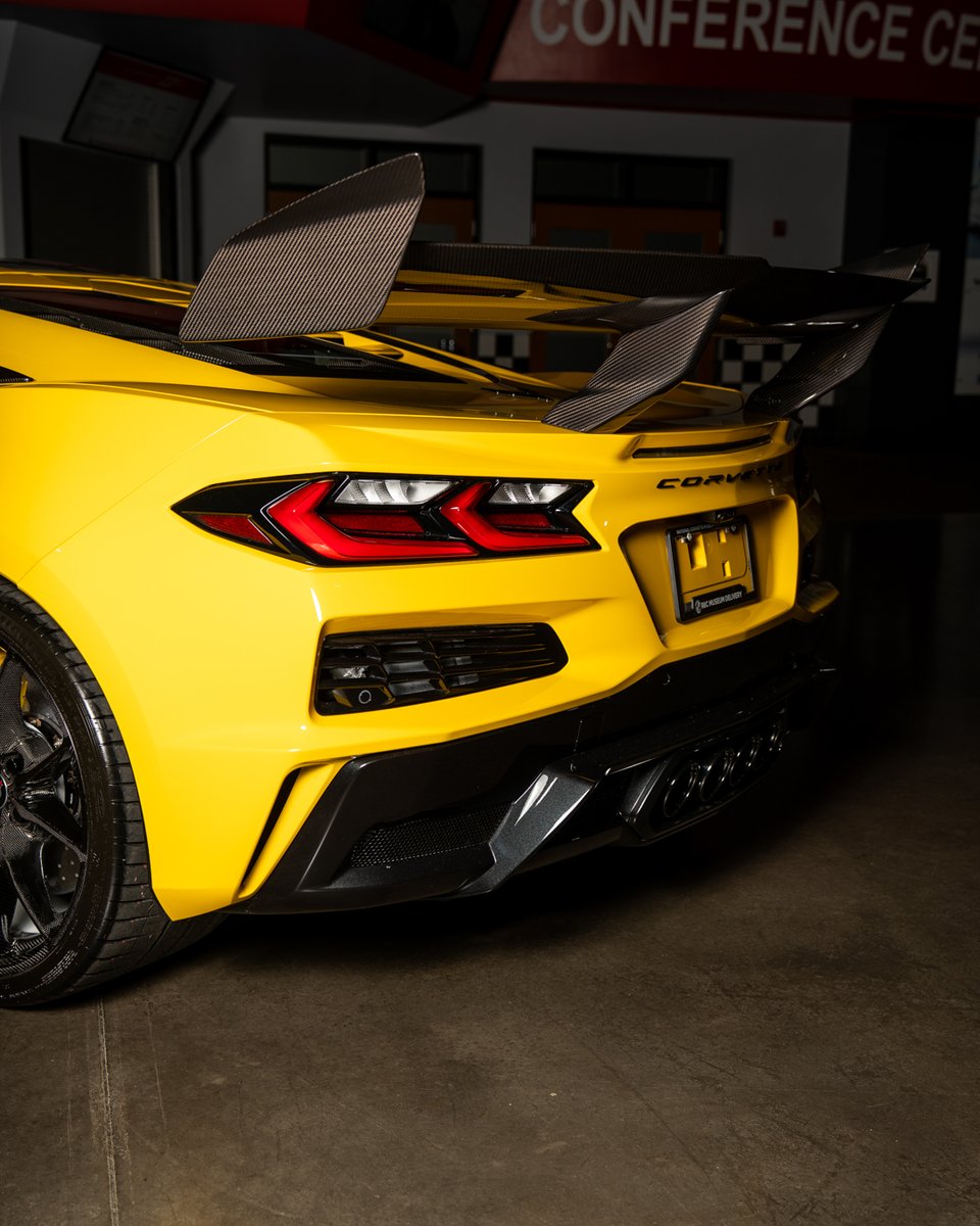 History was made this morning in Bowling Green, KY, as the National Corvette Museum delivered its first 2025 Corvette ZR1 through R8C Museum Delivery. From the manufacturing line to the red carpet, this ZR1 represents the pinnacle of Corvette engineering and design. Every R8C
