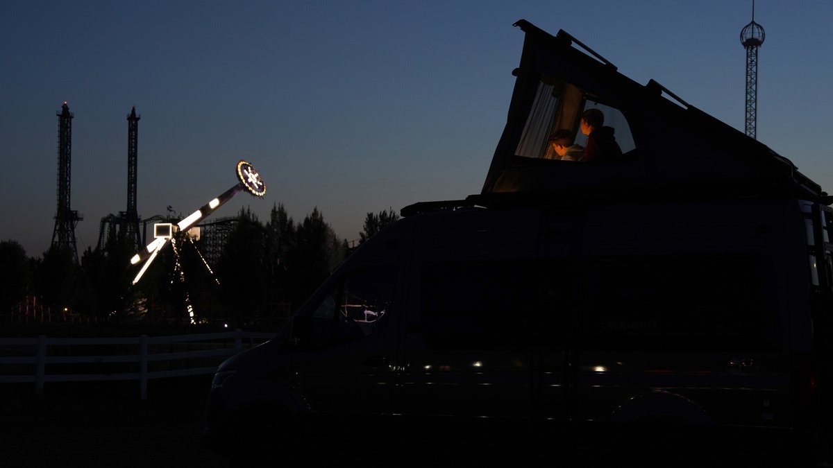 Outsidevan's tweet image. Overnight isn’t just for the backcountry, its also a great retreat after a long day at the Theme Park.See Overnight in Person at the Adventure Van Expo in St. Helens,OR , June 21-22!

#livebeyond #StayElevated #Rvlife