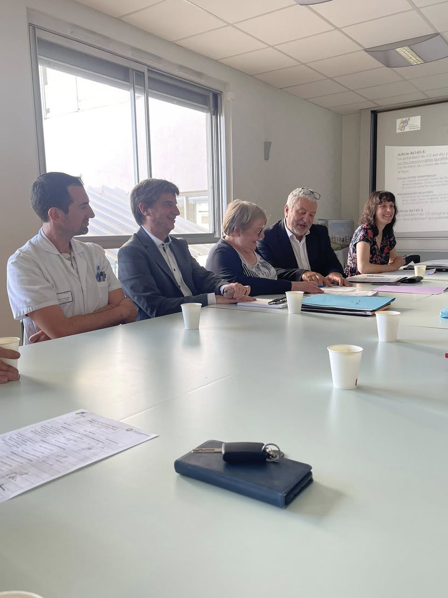 Conseil de surveillance du Centre Hospitalier de Doullens en présence de Didier RENAUT, Directeur Général du CHU Amiens-Picardie et Claude MAQUET, Maire de la commune de Doullens et Président du conseil de surveillance.