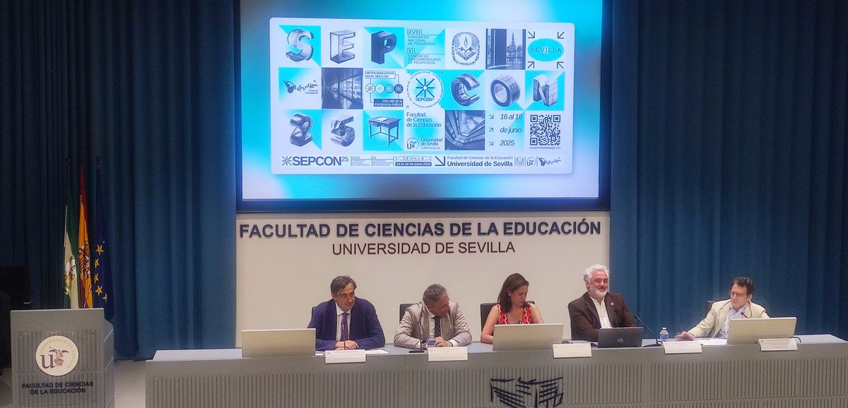 Salón de actos con el aforo al completo. Así estamos disfrutando de la inauguración de <a href="/sepcon25/">SEPCON25</a>  Compartir espacios físicos tiene una implicación humana que trasciende la alerta amarilla del calor o el cansancio del fin de curso.