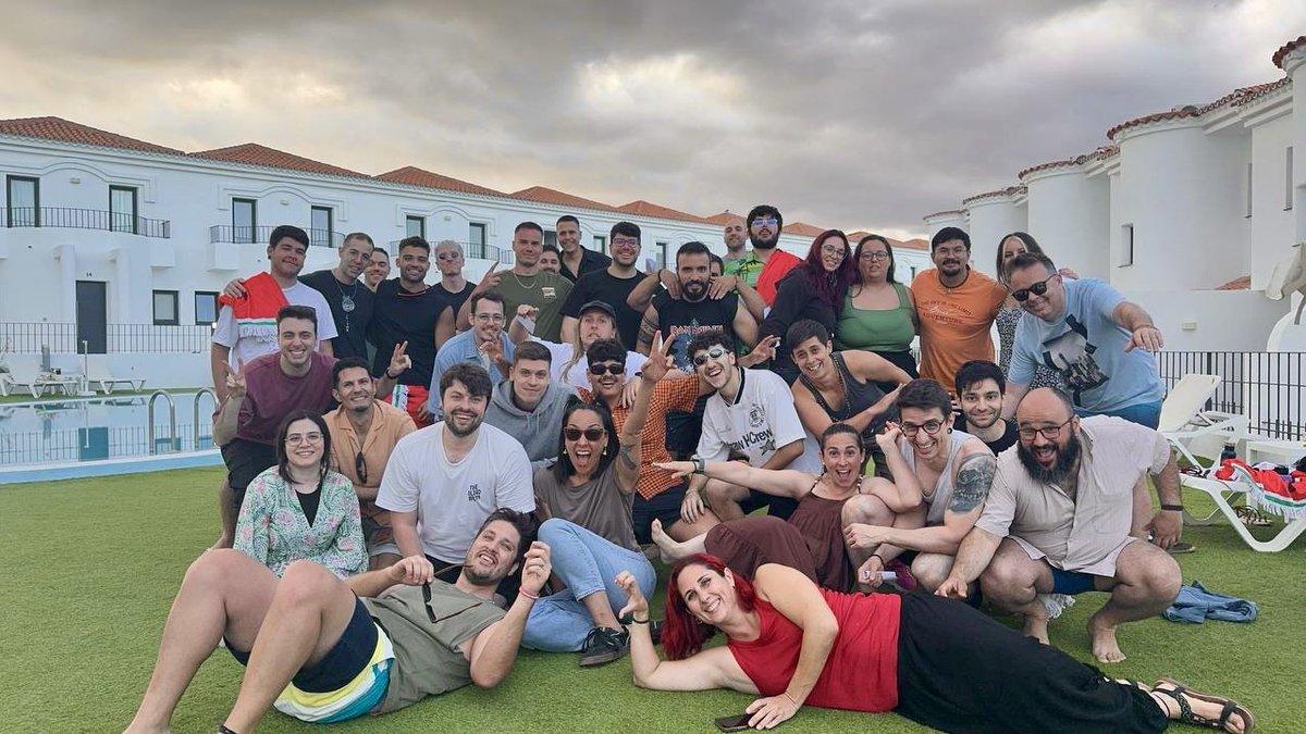 💫Y por fin llegó el Boncho 🍾🎉

Nuestra cita anual: juegos, risas, charlas y mucho cariño

Volvemos con resaca emocional, el corazón calentito y la certeza de que tenemos un equipo tan bonito como extraordinario ❤️
¡Qué suerte la nuestra!🙌

#Leanminderteam #Boncho25 #leanmind