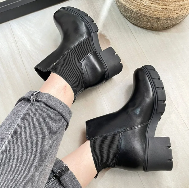 DeluOfertas's tweet photo. 📣Oferta do Dia Mercado livre🤑

↪️Bota Via Marte Tratorada - loja oficial👢

💵Por R$ 249,99  / 💳em 12x R$ 30,65

🎟️Ative o cupom de  R$ 30 OFF ↩️

🔗Confira: https://t.co/CT3a4N7aKA

#cupom #inverno #moda #Viamarte #oferta https://t.co/5SaozuwPOi