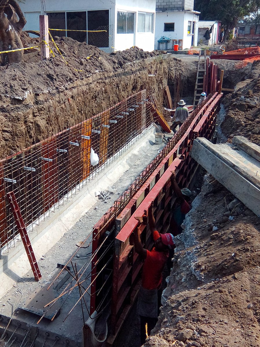 fc_consulconstr's tweet image. Donde otros ven tierra y concreto, nosotros vemos futuro. 🏗️💧

📲Síguenos en nuestras redes para más contenido
IG: @fcconsultoriayconstruccion
FB: F&amp;amp;C Consultoría y Construcción

#ConstructingSustainableFuture #ProjectManagement #EngineeringExcellence #workinprogress #Lunes