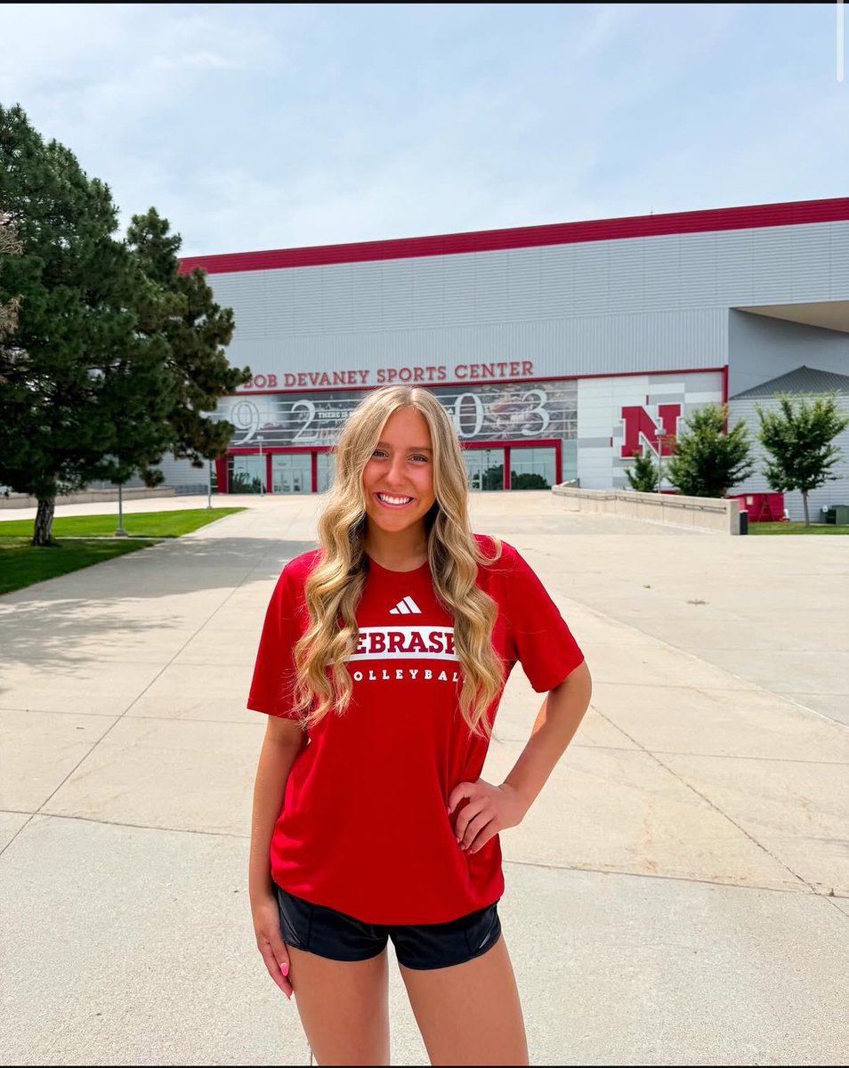 BREAKING: 2027 setter Malorie Boesiger commits to Nebraska. She follows in the shoes of her older sister Maisie Boesiger. 

Malorie is the No. 14 prospect in the class of 2027 by PrepVolleyball.com. The 5-foot-10 setter plays from Norris High School and Nebraska One Club.