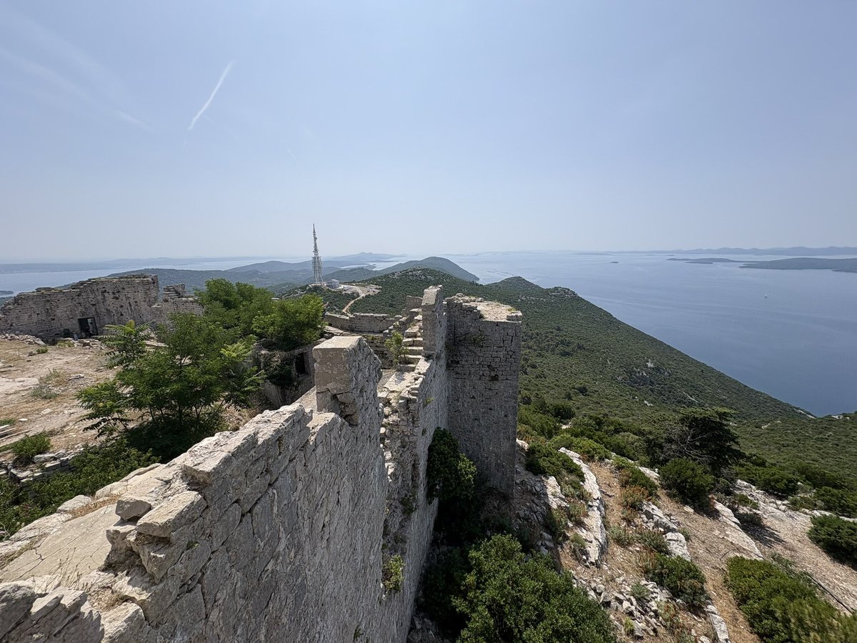Martynrc's tweet image. The views once you get to the top are pretty spectacular… #Ugljan #FortSaintMichael