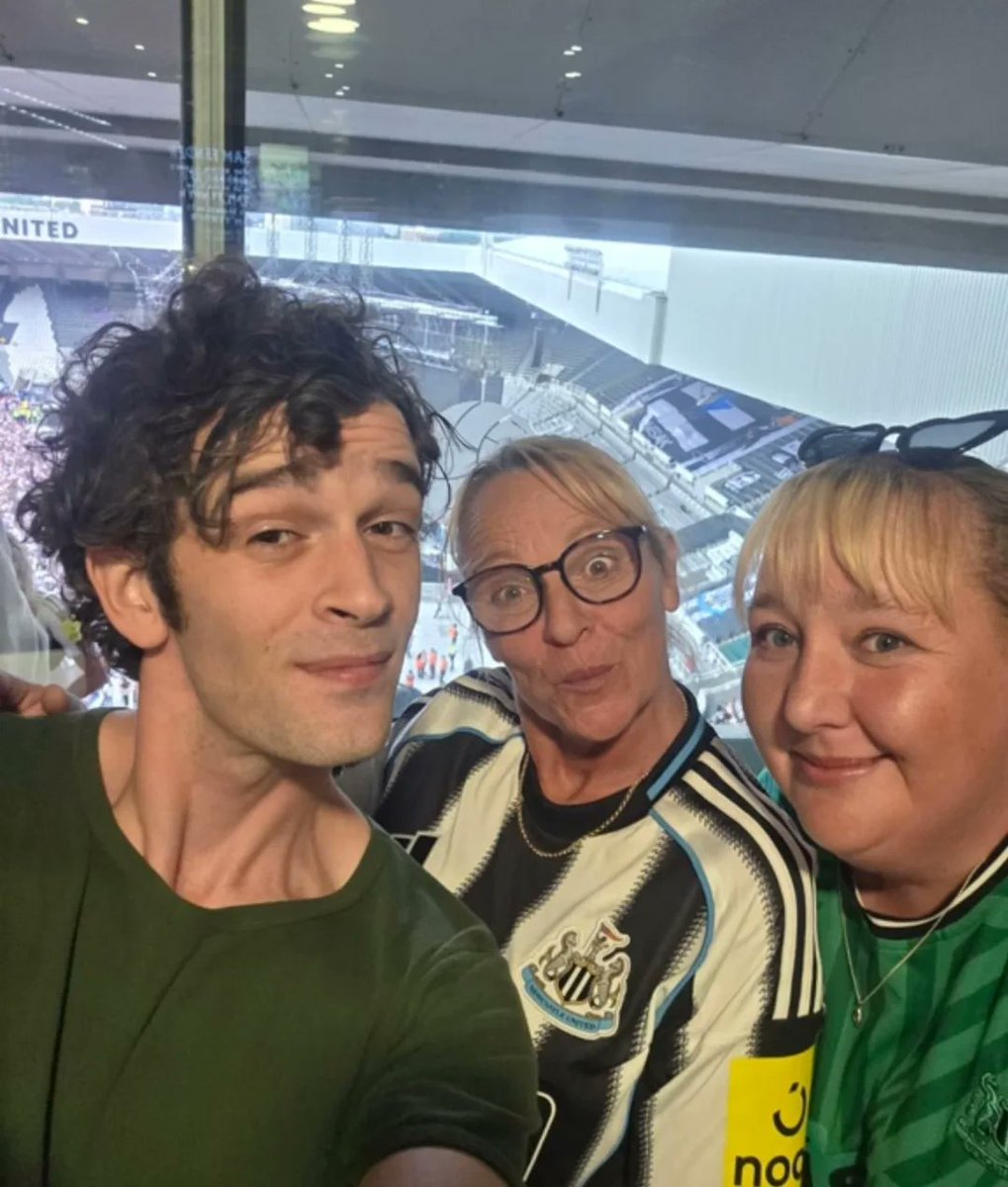 robbersingerman's tweet photo. 15.06.25 // Matty with fans at SJP Newcastle at a Sam Fender concert // © credits to owner (can't find credits) https://t.co/sKDqezFXYP