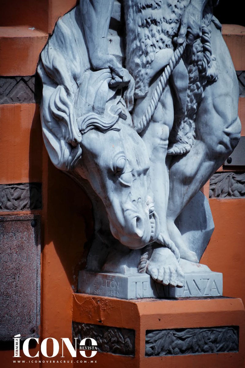 IconoVeracruz's tweet image. 📢🧑‍🎨 #Cultura|| ¡Las Virtudes en Xalapa!
#TheVirtues
#LesVirtus 🧑‍🎨

🧑‍🎨 #DatoImportante 👇

🎭🧑‍🎨 #Fortaleza, #Justicia, #Prudencia y #Templanza, las primeras 3 esculturas fueron realizadas por el escultor xalapeño #EnriqueGuerra en 1916...