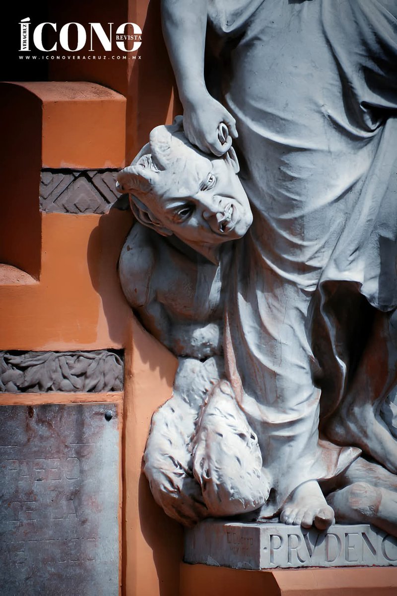 IconoVeracruz's tweet image. 📢🧑‍🎨 #Cultura|| ¡Las Virtudes en Xalapa!
#TheVirtues
#LesVirtus 🧑‍🎨

🧑‍🎨 #DatoImportante 👇

🎭🧑‍🎨 #Fortaleza, #Justicia, #Prudencia y #Templanza, las primeras 3 esculturas fueron realizadas por el escultor xalapeño #EnriqueGuerra en 1916...