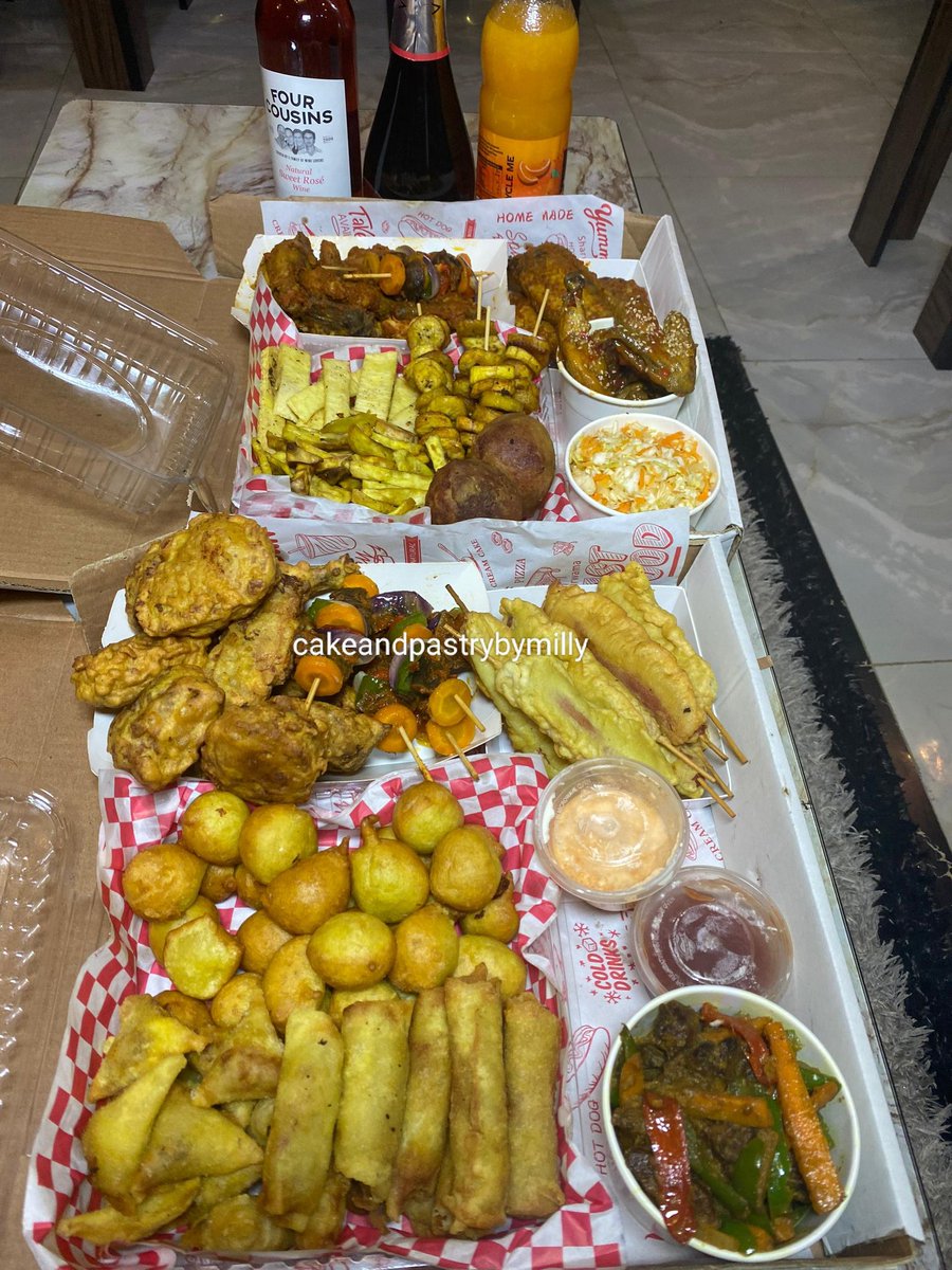 With N120,000 you can get this party package filled with delicious finger food!!

Available to deliver within Lagos!!
Send a DM to <a href="/MillyEvents/">Cake & Small chops in lagos</a> to place an order.