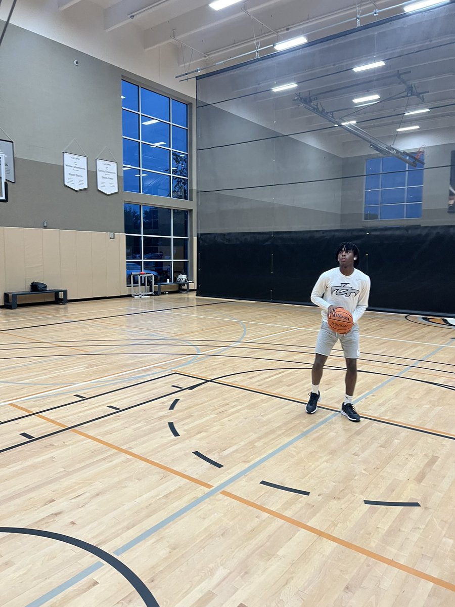 TFB2026's tweet photo. College Coaches: TFB’s @hcprepbball trio includes all-conference selection, Jordan Owens @akidfromjerz, 6’5 transfer wing @JoshSwain_12 &amp; 6’7 forward @TristanGanges12.  All three will play at the Philly Live Period this weekend on Friday snd Saturday evenings. See schedule below. https://t.co/fROTiORwhh