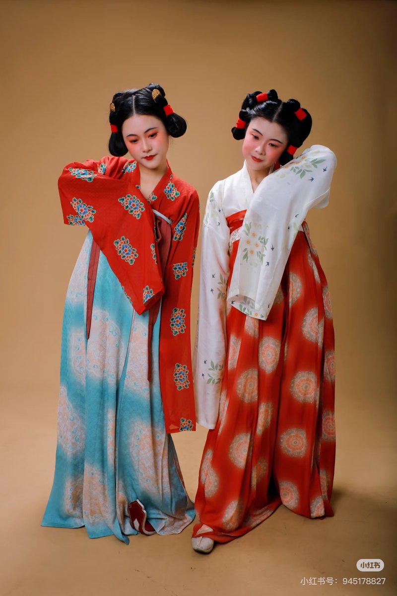 Hanfu·Tang dynasty（ 618AD—907AD）

The hairstyle is known as 双丫髻/ShuangYaJi which  is a traditional #Chinese hairstyle commonly worn by young girls and unmarried women. It's one of the most iconic Chinese hairstyles  in Chinese culture. #hanfu #hairstyle #China #photograghy