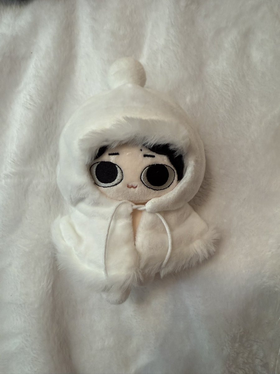 thank you <a href="/meongsseung1015/">멍씅이</a> 🤍 mmeongsseungie is super cute!! 🖤