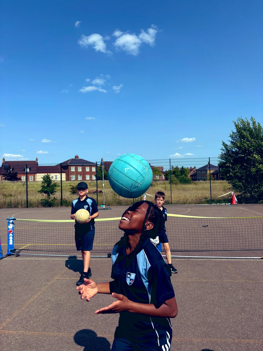 Laura Hardy tweet media