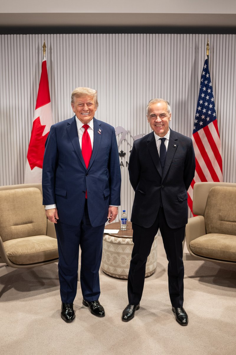 The White House (@whitehouse) on Twitter photo President Donald J. Trump and Canadian Prime Minister <a href="/MarkJCarney/">Mark Carney</a> meet at the G7 Summit in Kananaskis.
🇺🇸 🤝 🇨🇦 President Donald J. Trump and Canadian Prime Minister <a href="/MarkJCarney/">Mark Carney</a> meet at the G7 Summit in Kananaskis.
🇺🇸 🤝 🇨🇦