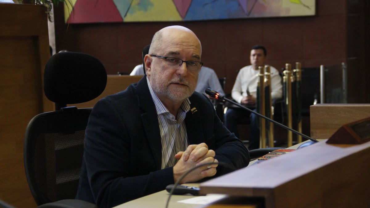 Hoy estuvimos ante la Honorable Asamblea Departamental, en la Comisión Primera de Hacienda y Asuntos Económicos, para la aprobación de el primer debate del Proyecto de Ordenanza 21 del 5 de junio de 2025. Seguimos avanzando con compromiso por la educación de Antioquia.