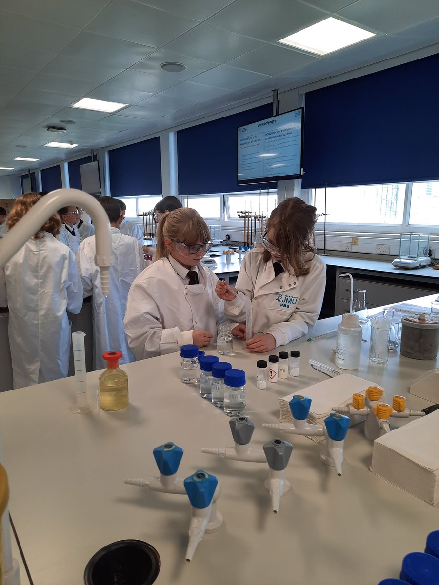 LJMUAbsChem's tweet photo. The first of this summers Gala days was a total success! 

Y7 were so well behaved and worked really hard throughout- you should be very proud of yourselves 

The day was spent investigating exothermicity - top work 👏 

@shapingfutures_ @BPSWirral @ljmuoutreach https://t.co/zRFYwgvryi