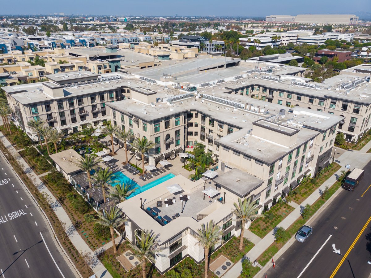 IrvineMurphy's tweet photo. Step into elevated living at The Murphy Irvine, where we go above and beyond to exceed expectations. ✨

Contact our team now to discover the charm of our 1- and 2-bedroom homes in Irvine!
#TheMurphy #IrvineLiving #IrvineApartment #OCApartments #OrangeCountyApartment... https://t.co/foNTdjhOaj