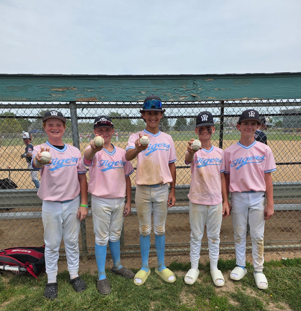 2031OmahaTigers's tweet image. The boys go 2-0 this morning in the Battle of Omaha Tourney.  Team collects 25 hits, including BIG FLIES from these dudes.  @OMAHATIGERS @ubanebraska @WowFactorNation