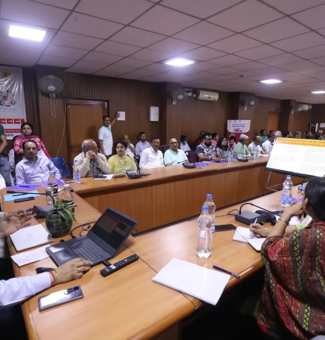 Worthy ADM Kangra Shilpi Beckta  chaired Zila Kshay Rog Unmoolan Samiti Meeting  at Zonal Hospital Conference Hall Dharamshala. 

📢Appeal to all stakeholders make #TBMuktBharat  janandolan through #Jhanbhagidhari🤝