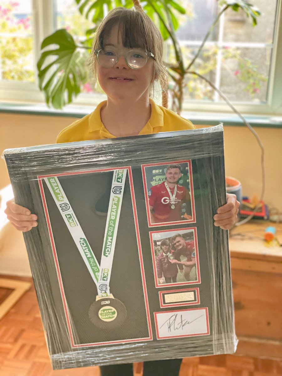 Ups Not Down's (@upsnotdowns) on Twitter photo Thank you Ian <a href="/RileySports/">Riley Sports</a> for making sure Meredith will always have a reminder of Taine’s great gesture, not that I think she’ll ever forget!!
<a href="/scarlets_rugby/">Scarlets Rugby</a> Thank you Ian <a href="/RileySports/">Riley Sports</a> for making sure Meredith will always have a reminder of Taine’s great gesture, not that I think she’ll ever forget!!
<a href="/scarlets_rugby/">Scarlets Rugby</a>