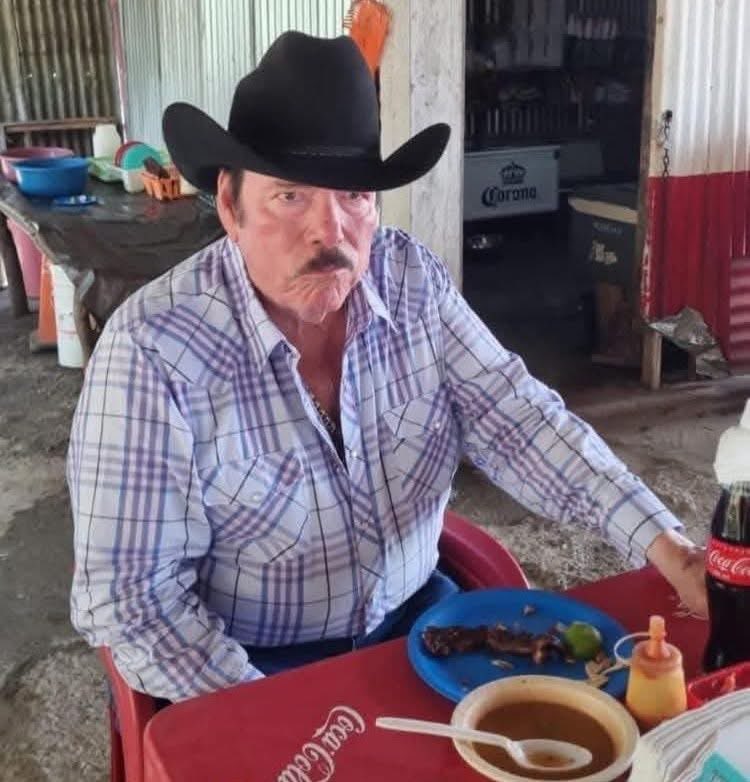 corridosybandas's tweet photo. Yo viendo a mi loba calentando las tortillas en el microondas https://t.co/ctw8ACyuQZ