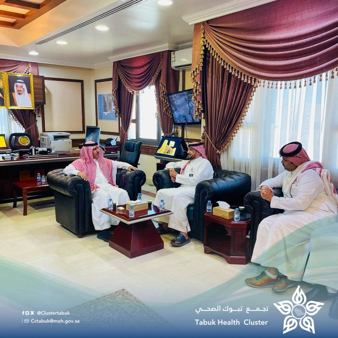 #خبـر ||📸

استقبل سعادة محافظ أملج الأستاذ نايف المريخي، اليوم الرئيس التنفيذي المكلف لـ #تجمع_تبوك_الصحي الدكتور ماهر الدخيل، يرافقه عدد من قيادات التجمع ومدير مستشفى أملج.

💬 وجرى خلال اللقاء بحث سبل تعزيز الخدمات الصحية بالمحافظة ومراكزها، ومناقشة التحديات والفرص لتحسين
