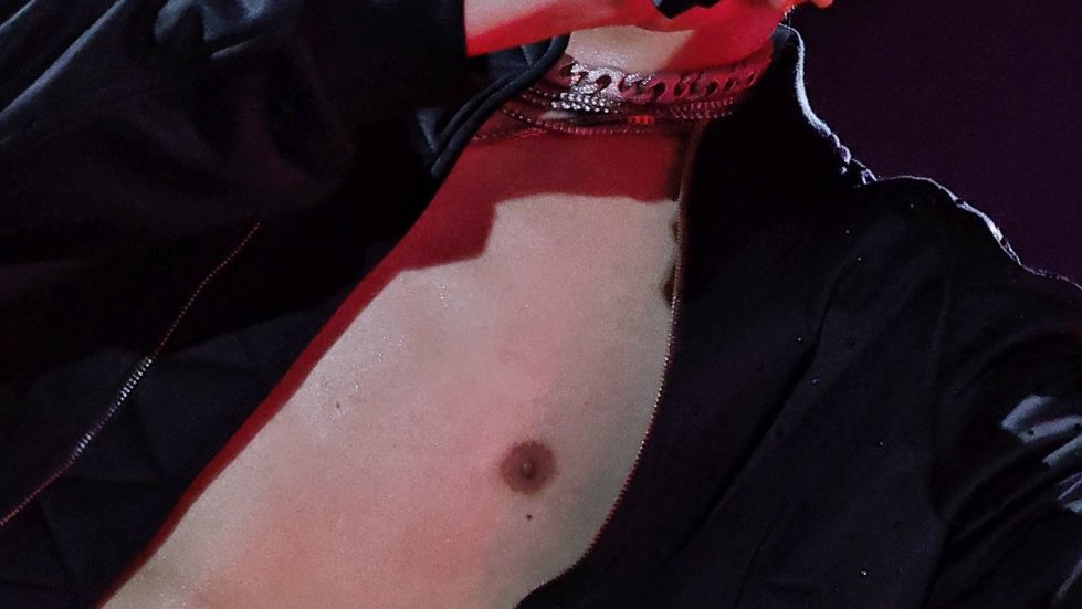 hoseok lips tweet media