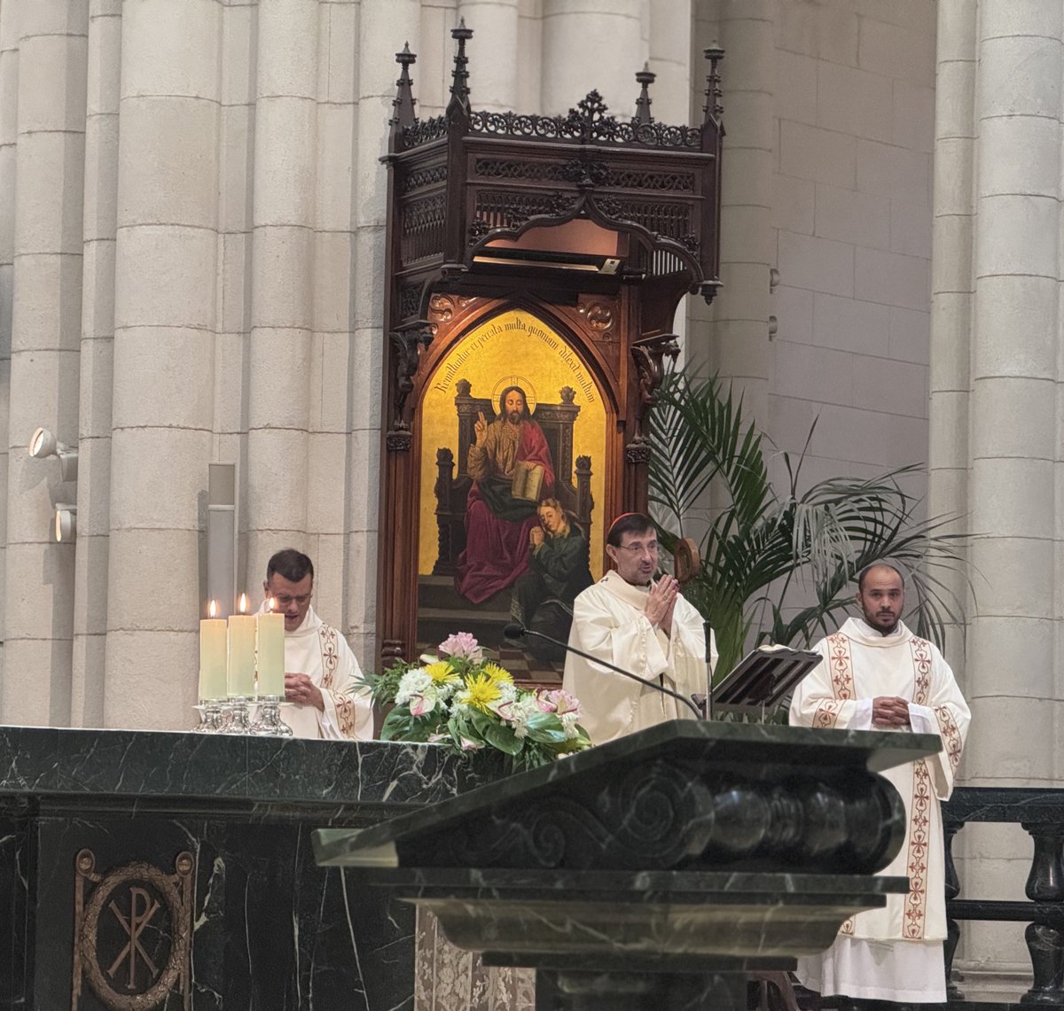 Archidiócesis de Madrid (@archimadrid) on Twitter photo “Hace 32 años san Juan Pablo II dedicó esta catedral de la #Almudena. Desde aquel día hasta hoy este templo ha sido centro de la vida diocesana. Celebremos lo que significa contener la vida De la #Iglesia”
⛪️ El cardenal José Cobo <a href="/CardenalCobo/">Cardenal José Cobo</a> preside la Eucaristía en la “Hace 32 años san Juan Pablo II dedicó esta catedral de la #Almudena. Desde aquel día hasta hoy este templo ha sido centro de la vida diocesana. Celebremos lo que significa contener la vida De la #Iglesia”
⛪️ El cardenal José Cobo <a href="/CardenalCobo/">Cardenal José Cobo</a> preside la Eucaristía en la