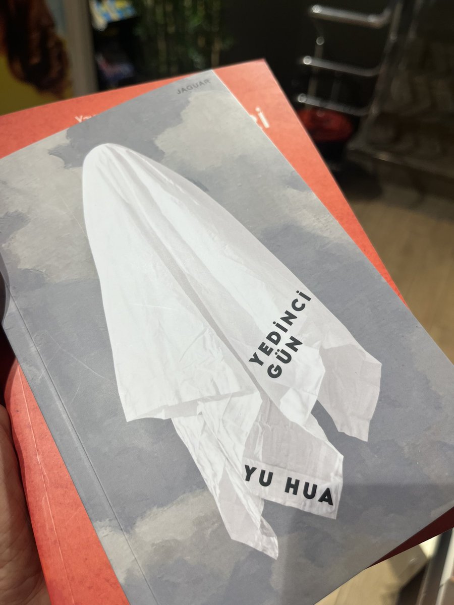 “ buraya kendi yasımızı tutarak gelmiştik, ancak bu zümrüt yeşili şenlik ateşinin çevresinde toplandığımızda, artık hiçbirimiz yalnız da değildik çaresiz de.”