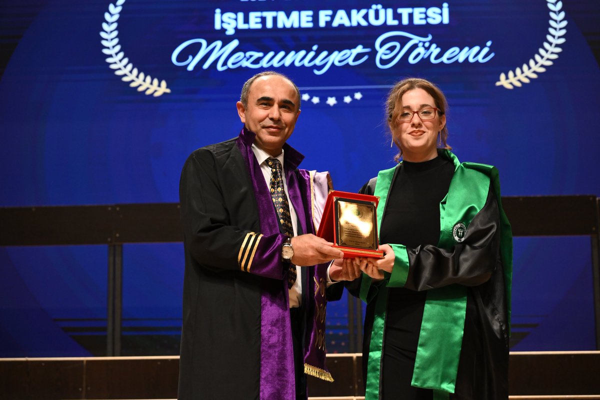 Kocaeli Üniversitesi İşletme Fakültesi’nin 2024-2025 Akademik Yılı Mezuniyet Töreni, Prof. Dr. Baki Komsuoğlu Kültür ve Kongre Merkezi’nde gerçekleştirildi.

🌐 kurumsaliletisim.kocaeli.edu.tr/haberler/islet…