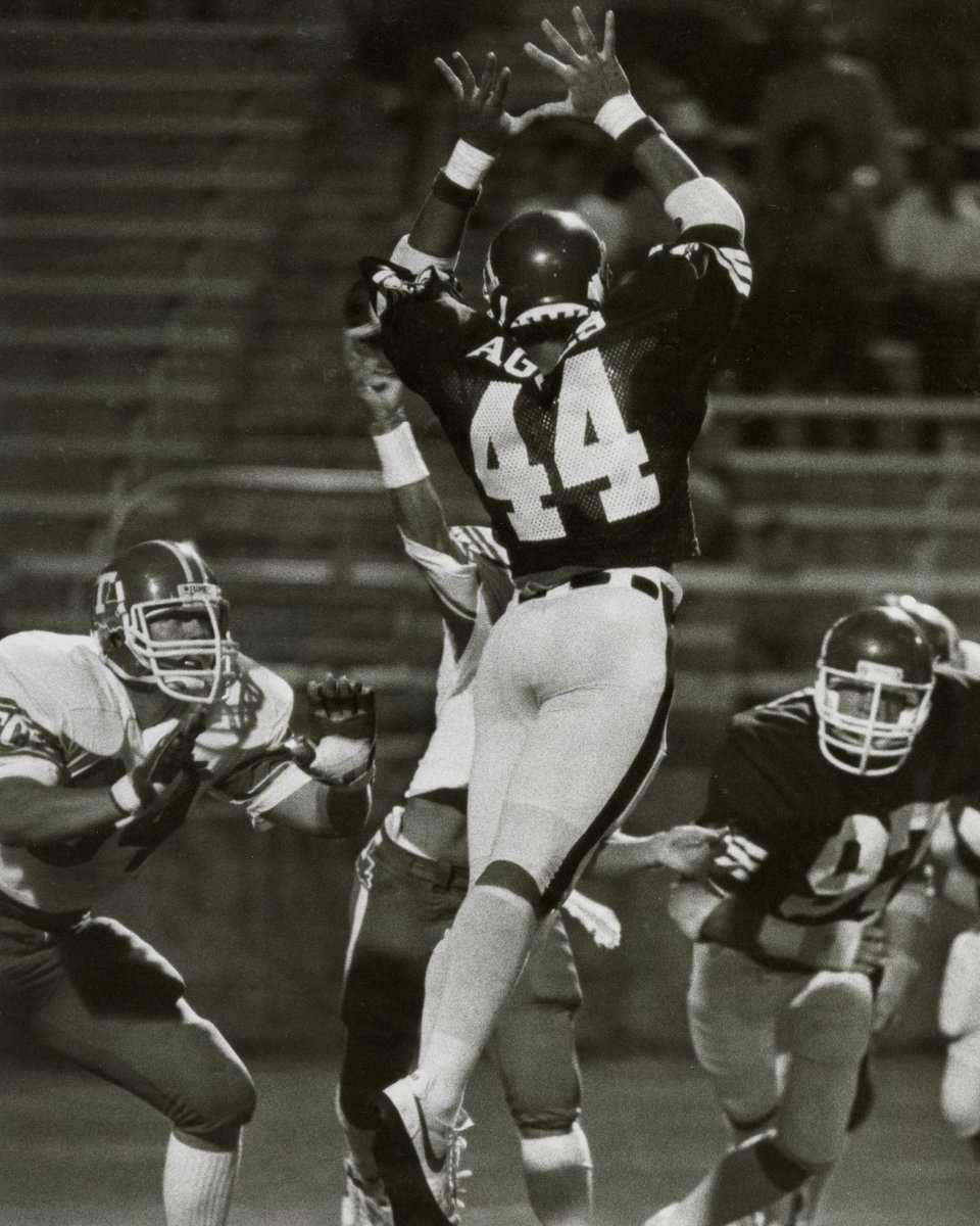 The NMSU Foundation is proud to share that the New Mexico Sports Hall of Fame is honoring one of our great Aggie football legends! ✨  

Fredd Young ’95 earned All-American honors at @NMSU before a standout #NFL career 🏈 with the Seattle Seahawks and the Indianapolis Colts,