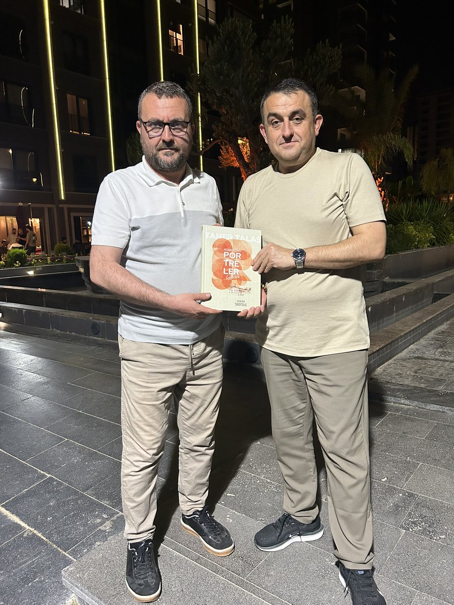 Ben Melekgirmez’de peynir satarken, karşımıza yeni bir gazete açılmıştı. 

Yeni Ufuk isimli gazetenin Genel Yayın Yönetmeni Abdulcelil Turgut idi. Daha sonra siyaset ve bürokrasinin salonlarına daldı, gitti.

Oranın genç muhabiri her sabah gelir benden kahvaltılık alırdı.

O