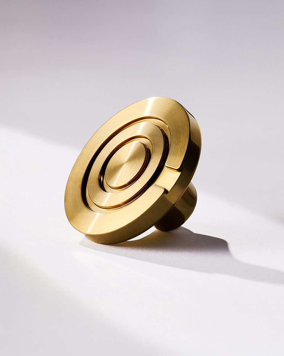 A signature touch on us ✨ Enjoy a FREE limited edition Crucible Knob with every full priced Cast Iron Casserole purchase until the 30th of June. Indulge in timeless design with a piece as refined as your taste. T&amp;Cs apply.
