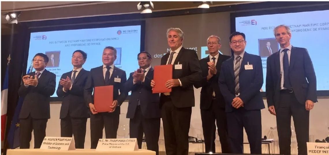 Hdf Energy et VIMC scellent un partenariat hydrogène pour le maritime vietnamien: Le développeur français et l’armateur public du Vietnam uniront piles à combustible et production locale d’hydrogène vert pour réduire les émissions du #transportmaritime,… dlvr.it/TLNkkc