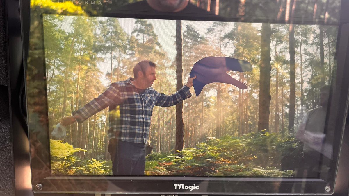 Here's a fun article I wrote for the BBC about how we shot the fight scenes in "Band of Brothers", Ep 3 of <a href="/BBCOne/">BBC One</a> and <a href="/PBS/">PBS</a> series #Walkingwithdinosaurs in which I pretend to be a dinosaur.  Series on <a href="/BBCiPlayer/">BBC iPlayer</a> now and launching 06/16 on PBS

bbc.co.uk/programmes/art…