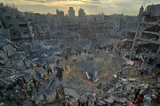 🚨İsrail’in Gazze’ye yönelik saldırılarında şafak vaktinden bu yana 56 Filistinli hayatını kaybetti.