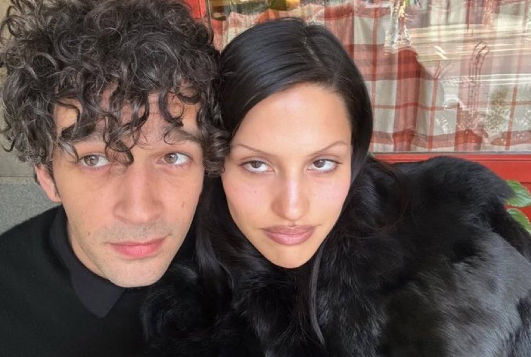 the1975_thteam's tweet photo. Matty and Gabbriette! https://t.co/3UUWVFxAIj