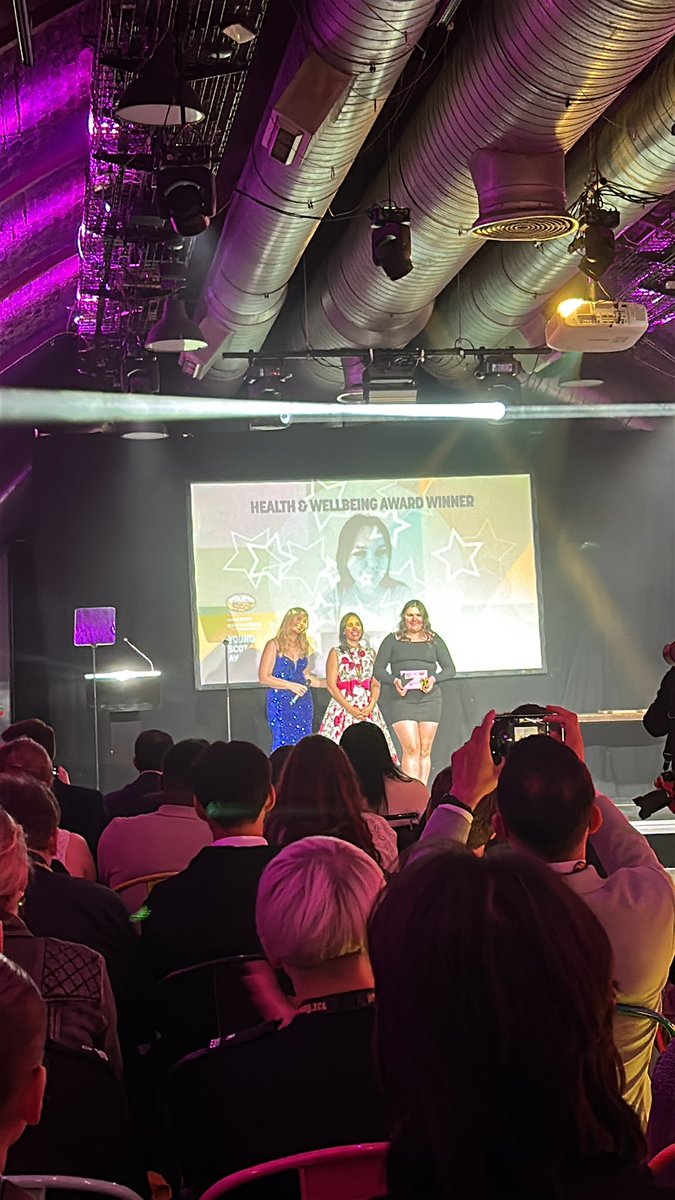 AlisonMunro17's tweet photo. The @planetyouthscot sponsored #YSAward for Healtha & Wellbeing is awarded by Zahra Hedges to Ellie Hodges from Clackmannanshire for her support & inclusion of pupils at the school breakfast club. Well done Ellie! https://t.co/tH7sKv0R1j