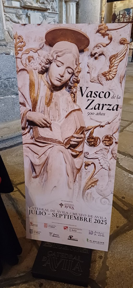 En la tarde de hoy hemos convocado a los medios para presentar la exposición Vasco de la Zarza 500 años, El Siglo de Ávila. Se podrá disfrutar desde Julio a Septiembre.