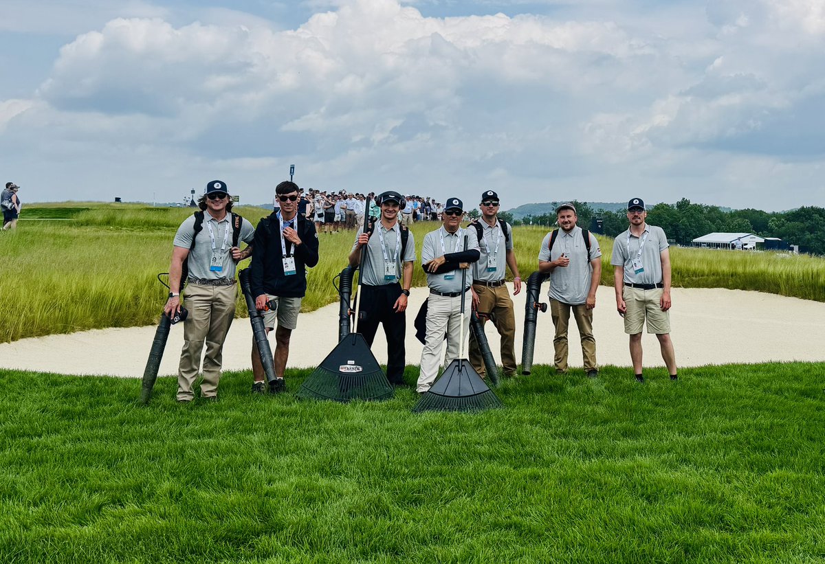 genesis_dist's tweet photo. Genesis was proud to sponsor the Maintenance &amp; Grounds Crew at Oakmont Country Club over the duration of the 125th U.S. Open! 

Here are some pics taken on location, by Genesis personnel who volunteered throughout the competition!⛳️

#USOpen #Oakmont #Golf #Championship https://t.co/my5ZyQNBzy