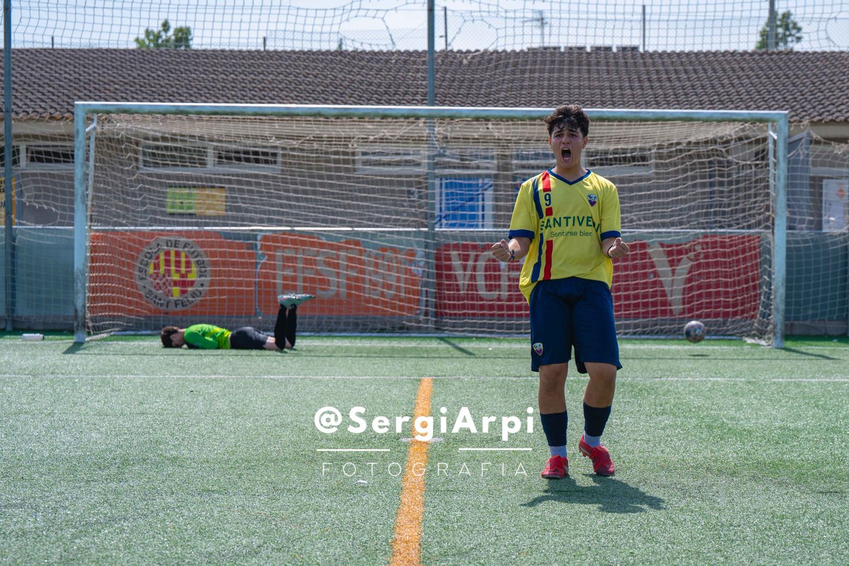 M'atreviria a dir que és la millor foto que he fet sobre futbol des que soc fotògraf. CINE.