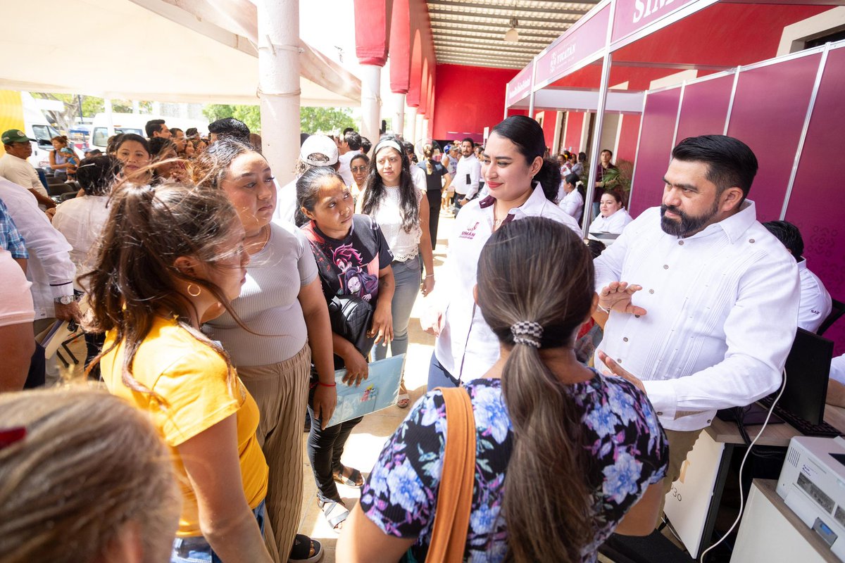 keniaWalldina's tweet photo. ✨ Esta mañana se llevó a cabo el corte de listón de la Ventanilla Única Estatal Móvil (VUEM) en los bajos del Palacio Municipal de Umán, un proyecto que acerca más de 150 trámites del Gobierno del Estado a las familias umanenses, de forma rápida y accesible.

La atención estará disponible hasta el sábado 28 de junio, en un horario de 9:00 a.m. a 3:00 p.m., gracias al trabajo conjunto con AAFY, SIMER e INDERM. ¡Acércate y realiza tus trámites sin salir del municipio!

#BienestarParaTodos #UmánNosUne #VUEM #TrámitesMásFáciles #GobiernoCercaDeTi