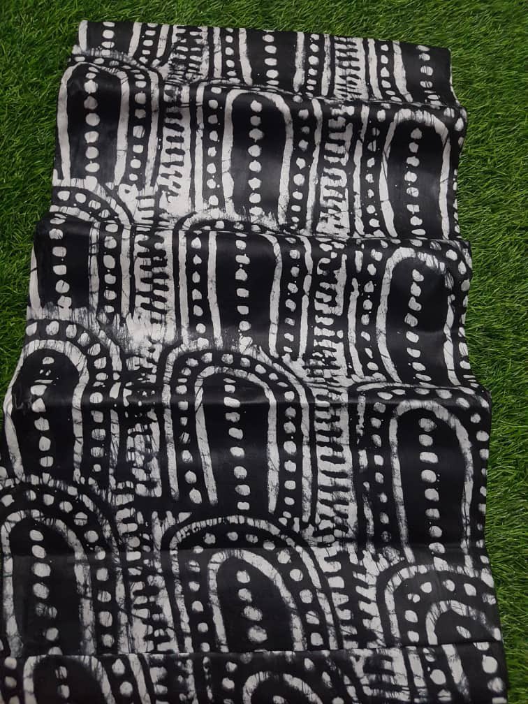 mordupeh's tweet photo. Adire batiks on brocade
#4.5yards
#16000 https://t.co/BEz5k6wXUU