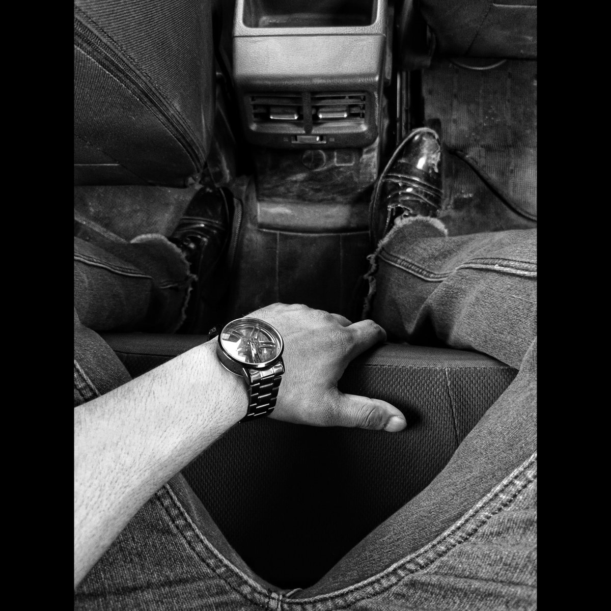 mrfaisalfs's tweet image. If we also give preference to clothes then what is the use of our personality...♣️♠️
.
#fssquad❤️ 
#picstitch #foryoupage 
#ɴᴇᴡᴘᴏsᴛ #stylish 
#standing #possessive 
#location #view #vibesofvisuals 
#takeaway #instagramhub #lookperfeito
.
🍂🦋🦅...