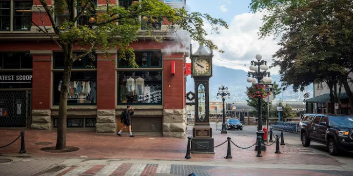 Water Street in Vancouver's Gastown will be closed to vehicles on Sundays until the end of August, in the city's latest attempt to pedestrianize the popular tourist area. ow.ly/6J1P50Wa9Ft <a href="/CityofVancouver/">City of Vancouver</a>  #CarFree #ActiveTransport #LocalGov