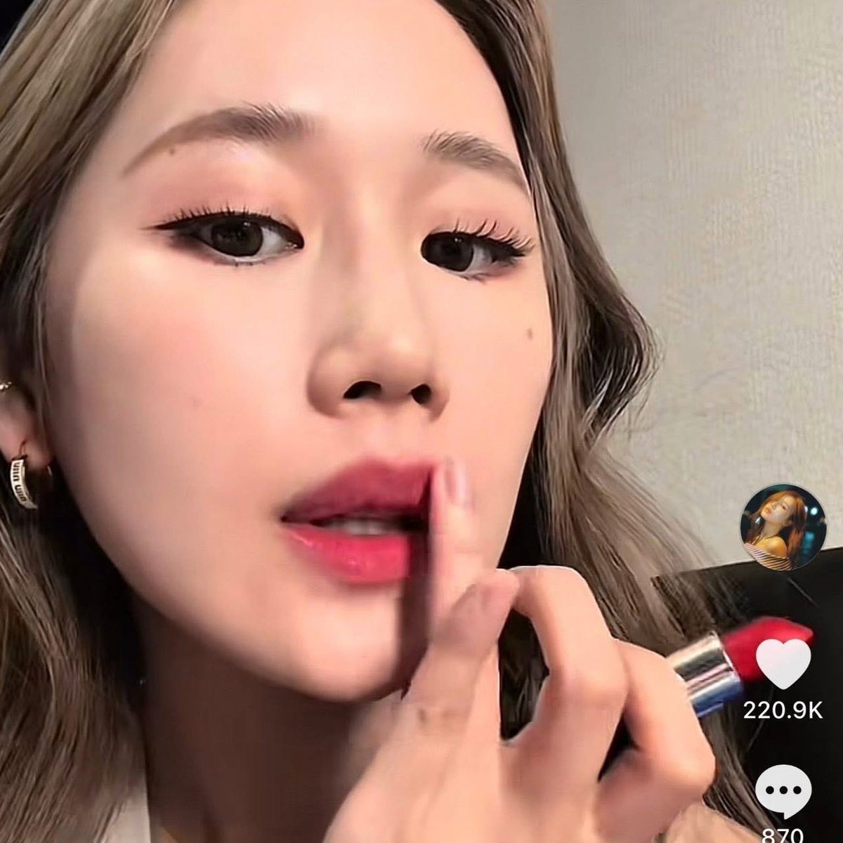 aunchita38's tweet photo. ส่งต่อลิป MAC Ruby woo ไซต์ใหญ่
ขนาดจริงสวอชสีที่นิ้ว1ครั้ง แพ็คเกจเก่า
มีกล่องให้ *ส่งต่อ 499 รวมส่ง*
#ส่งต่อเครื่องสําอาง #ลิปเสี่ยวหยู
#ส่งต่อเครื่องสําอางมือสอง
#rubywoo #ลิปmac #สงครามส่งด่วน
#ส่งต่อคสอ #คสอบถาม #mac https://t.co/4KVIwdKWF5